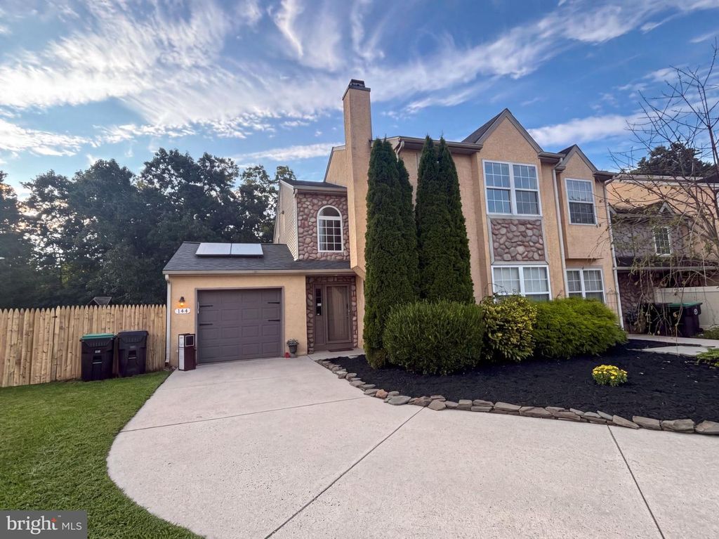 144 LAKESIDE DR, ATCO, NJ 08004 — exterior