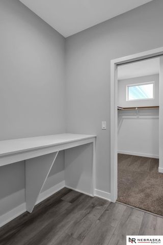 9715 S 123rd Avenue, Papillion, NE 68046