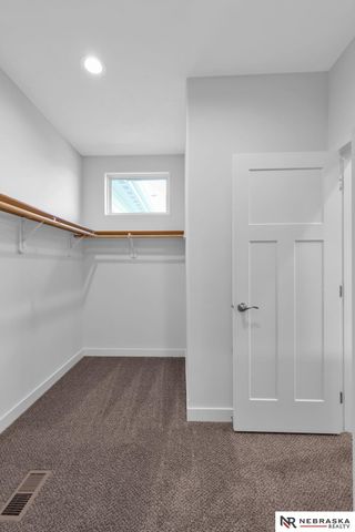 9715 S 123rd Avenue, Papillion, NE 68046