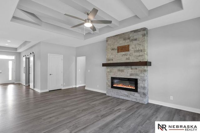 9715 S 123rd Avenue, Papillion, NE 68046