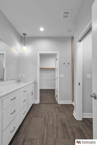 9715 S 123rd Avenue, Papillion, NE 68046