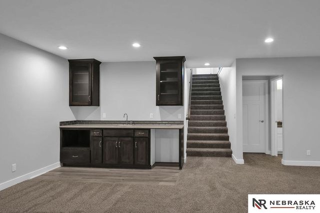 9715 S 123rd Avenue, Papillion, NE 68046
