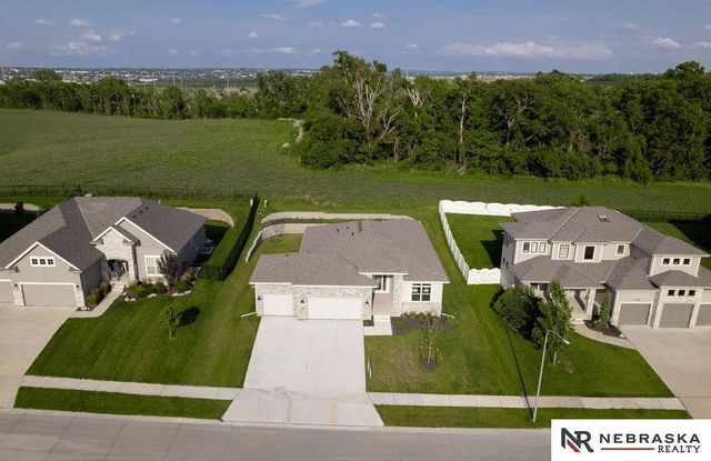 9715 S 123rd Avenue, Papillion, NE 68046