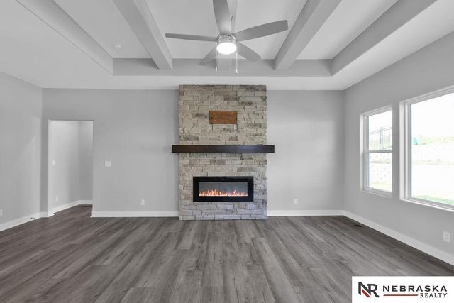 9715 S 123rd Avenue, Papillion, NE 68046