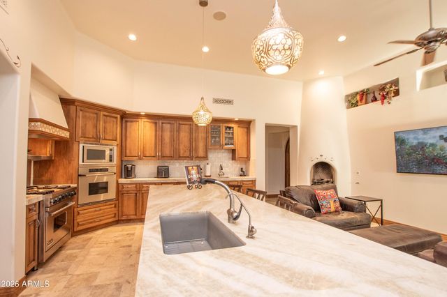 7289 E SPANISH BELL Lane, Gold Canyon, AZ 85118