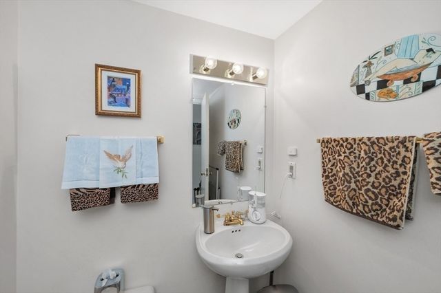 20 Rowes Wharf PH4, Boston, MA 02110