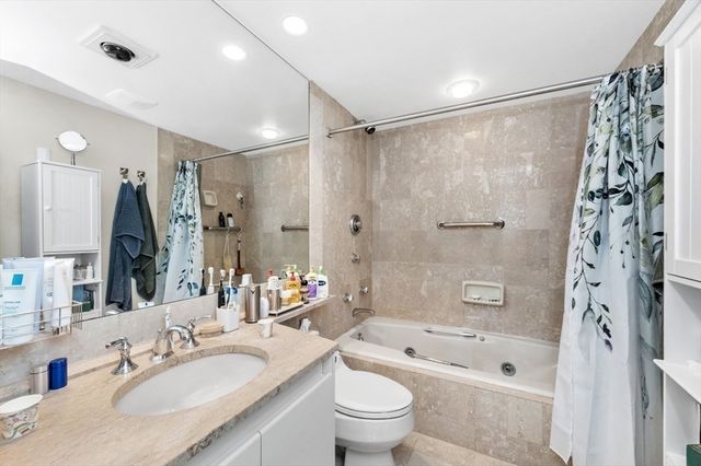 20 Rowes Wharf PH4, Boston, MA 02110