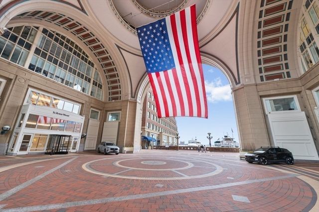20 Rowes Wharf PH4, Boston, MA 02110