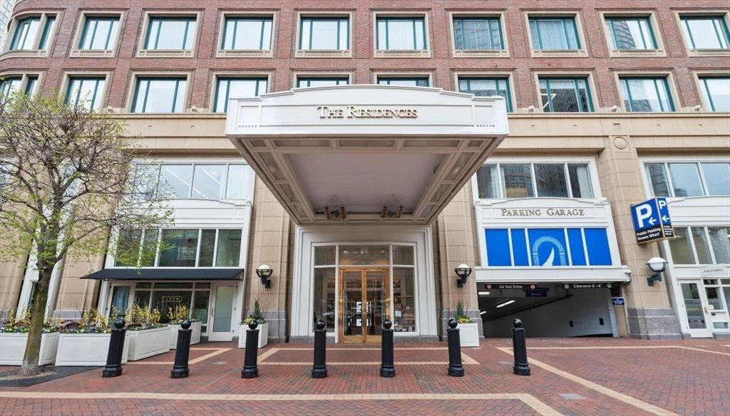 20 Rowes Wharf PH4, Boston, MA 02110