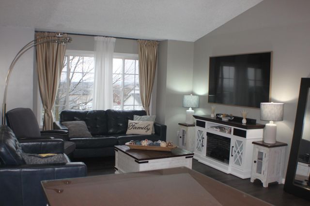 1252 N Pine Drive NE, Pine Island, MN 55963