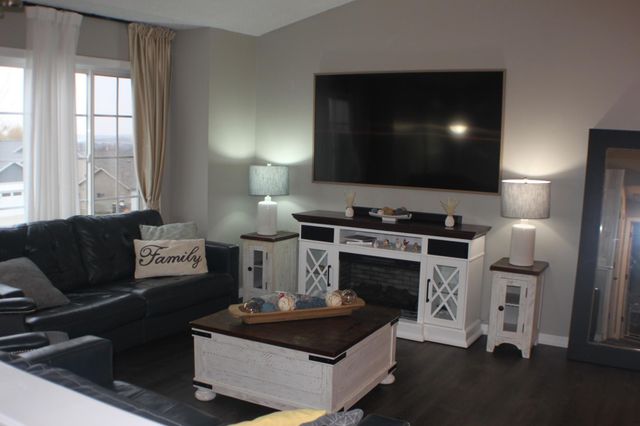 1252 N Pine Drive NE, Pine Island, MN 55963