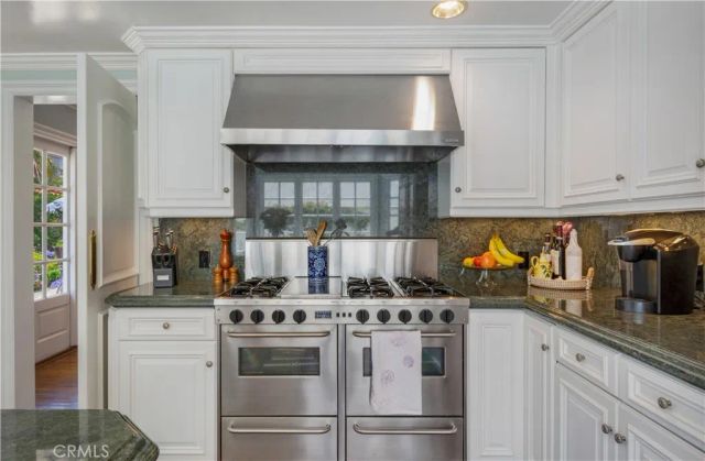 235 Via Ithaca, Newport Beach, CA 92663