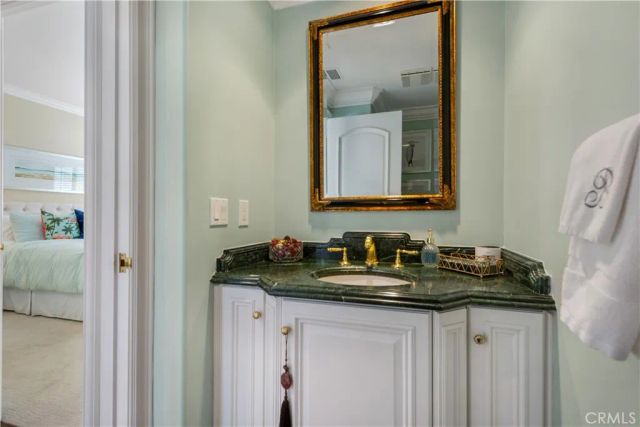 235 Via Ithaca, Newport Beach, CA 92663