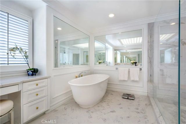 235 Via Ithaca, Newport Beach, CA 92663