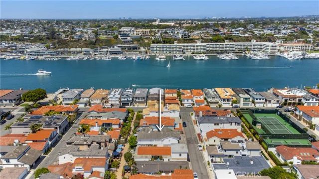 235 Via Ithaca, Newport Beach, CA 92663