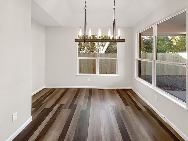 1211 Dacki Avenue, Dallas, TX 75211