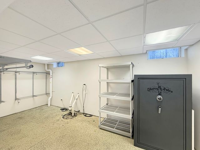 490 W 75 S, Valparaiso, IN 46385