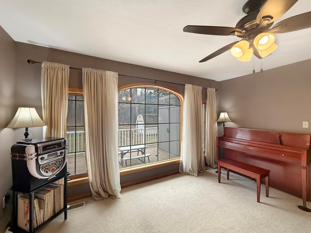 490 W 75 S, Valparaiso, IN 46385