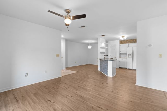 474 S Main St Unit 203, Ashland City, TN 37015