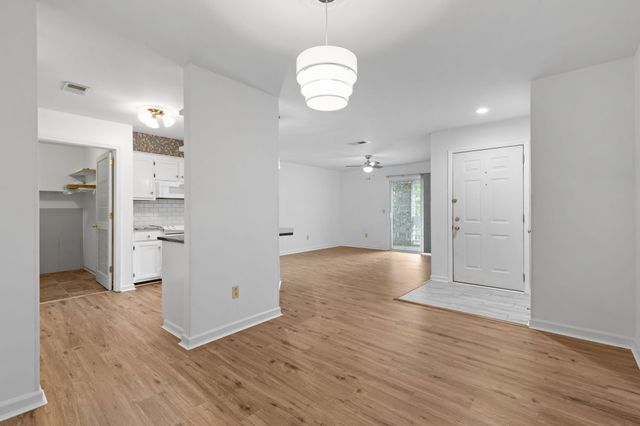 474 S Main St Unit 203, Ashland City, TN 37015