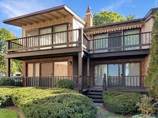 1070 S Lake Shore DRIVE #8-1-A, Lake Geneva, WI 53147