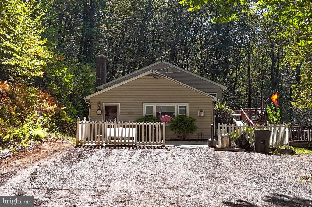 454 LANDIS STORE RD, Boyertown, PA 19512