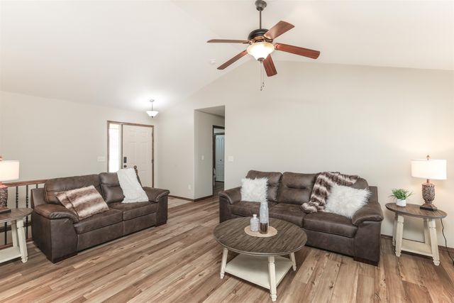 2217 S Michelle, Wichita, KS 67207