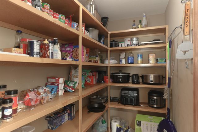 2217 S Michelle, Wichita, KS 67207