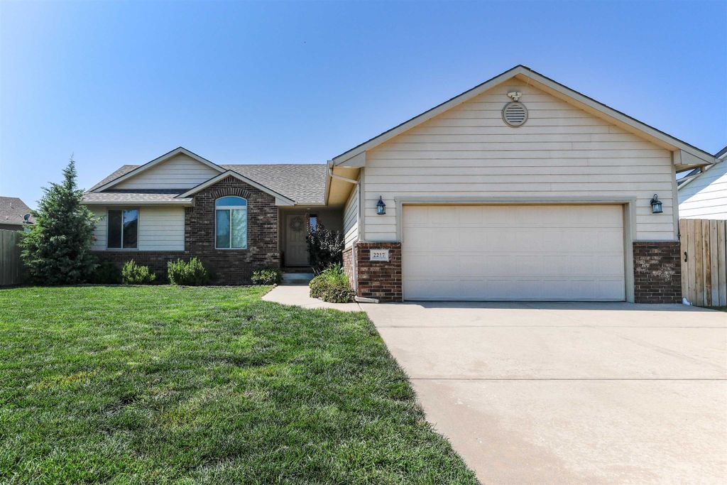 2217 S Michelle, Wichita, KS 67207
