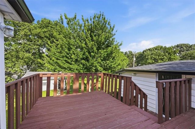 1113 9th Avenue, Leavenworth, KS 66048