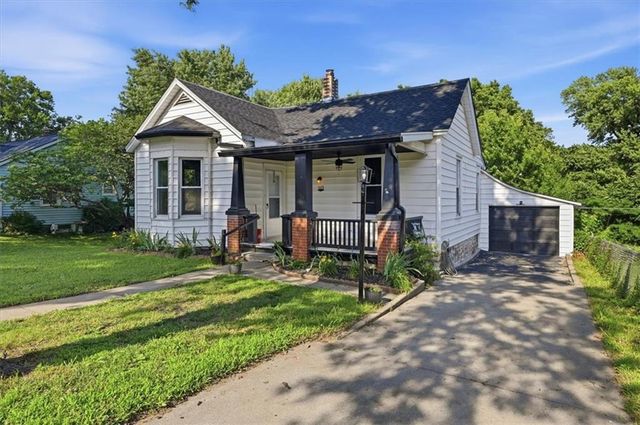 1113 9th Avenue, Leavenworth, KS 66048