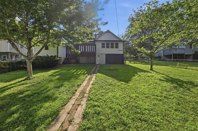 1113 9th Avenue, Leavenworth, KS 66048