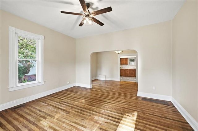 1113 9th Avenue, Leavenworth, KS 66048