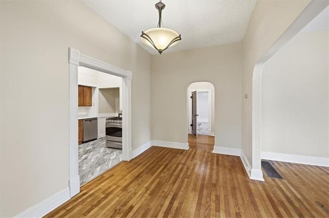 1113 9th Avenue, Leavenworth, KS 66048