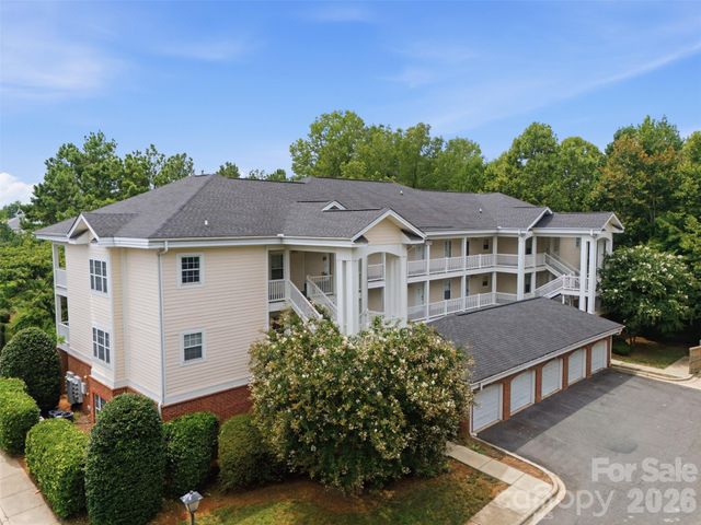 8751 Coralbell Lane, Charlotte, NC 28213
