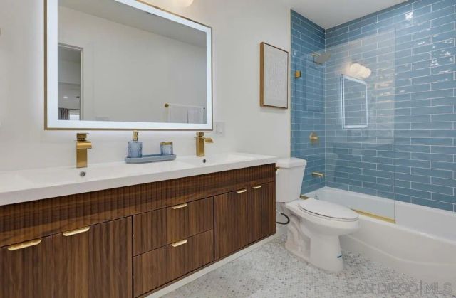 4444 W Point Loma 98, San Diego, CA 92107