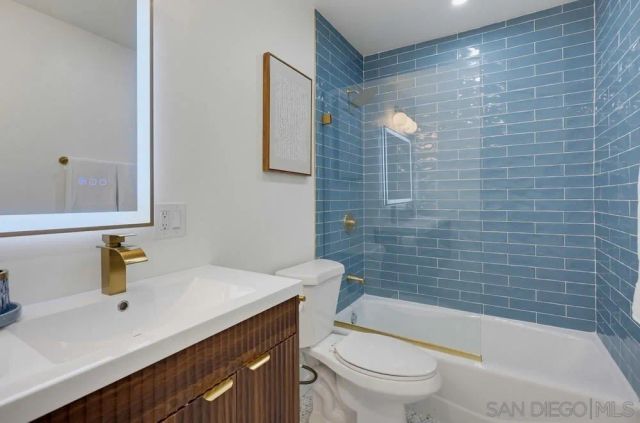 4444 W Point Loma 98, San Diego, CA 92107