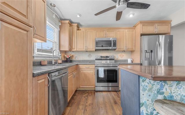 1133 Lowland Cottage LN, Virginia Beach, VA 23454