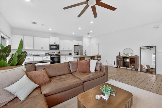 826 SE 17th Street, Homestead, FL 33034
