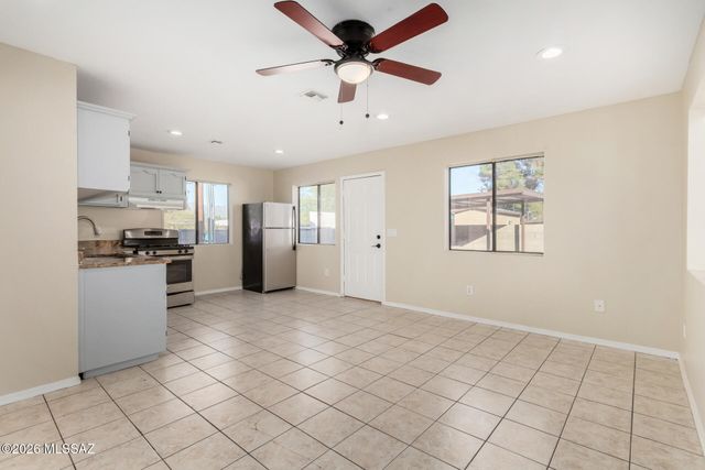 548 S Country Club Road, Tucson, AZ 85716