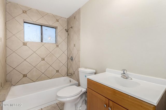 548 S Country Club Road, Tucson, AZ 85716