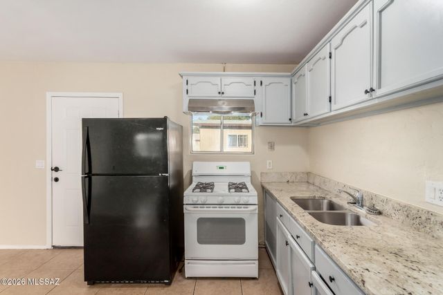 548 S Country Club Road, Tucson, AZ 85716