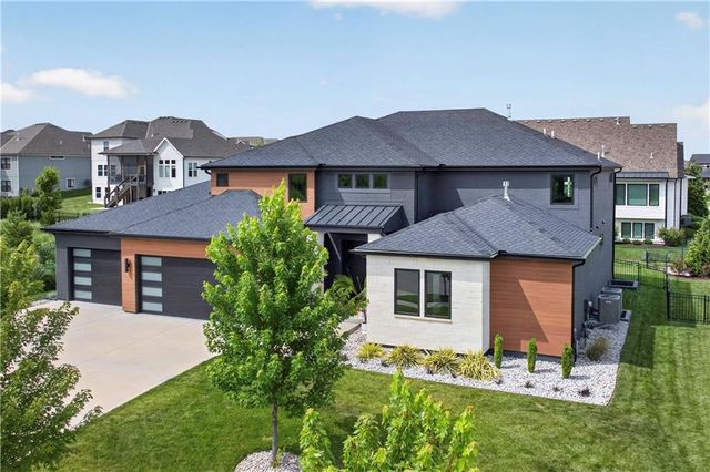 12318 W 169th Terrace, Overland Park, KS 66221
