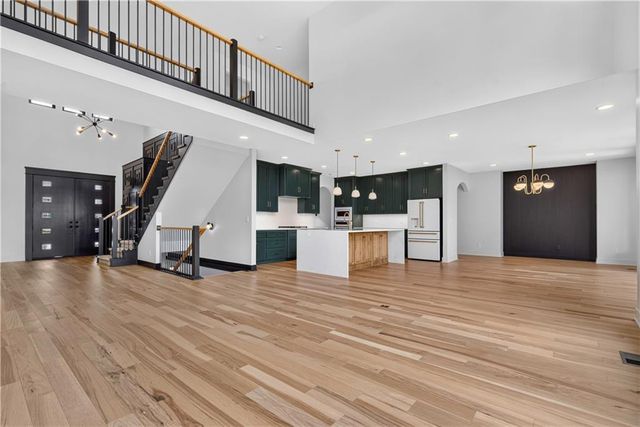 12318 W 169th Terrace, Overland Park, KS 66221