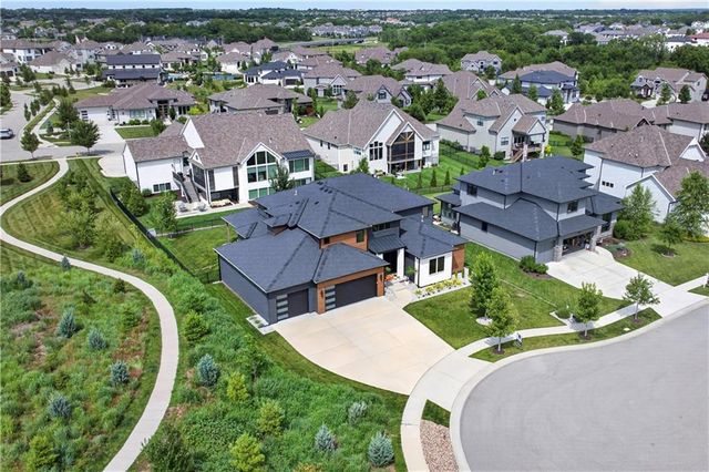 12318 W 169th Terrace, Overland Park, KS 66221