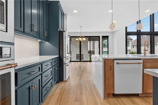 12318 W 169th Terrace, Overland Park, KS 66221