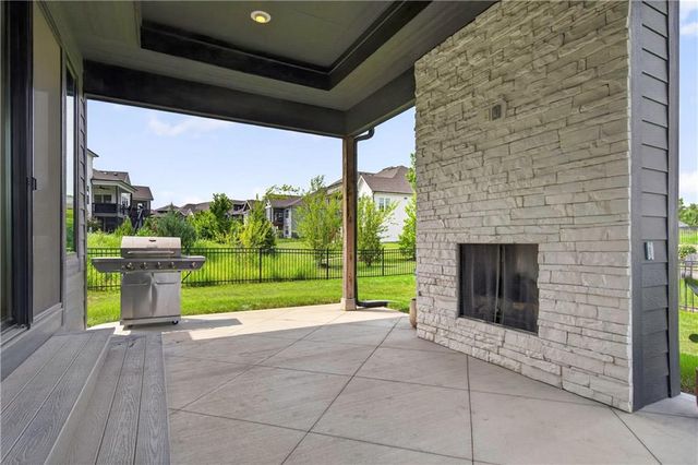 12318 W 169th Terrace, Overland Park, KS 66221