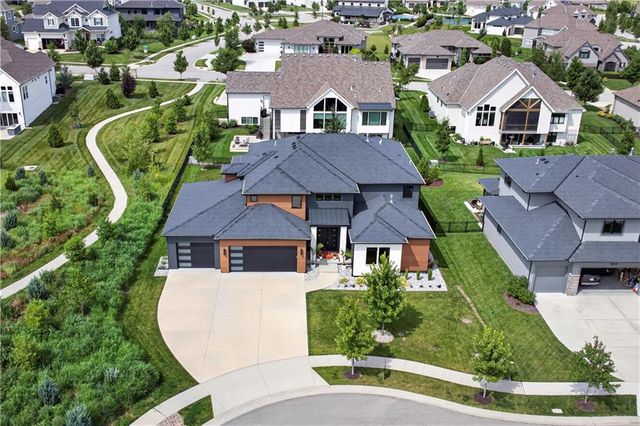 12318 W 169th Terrace, Overland Park, KS 66221