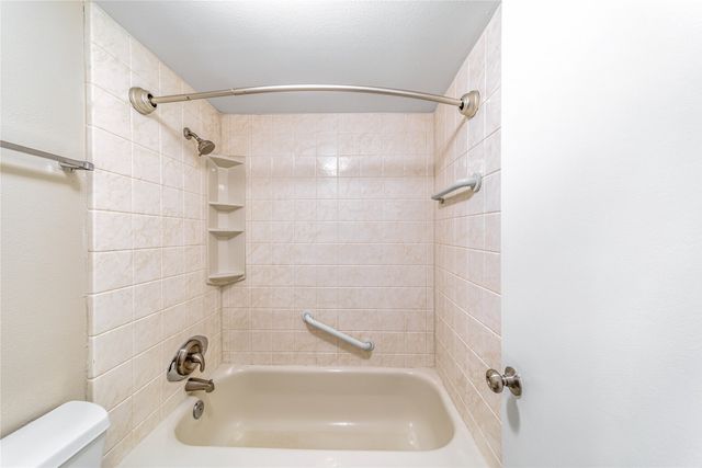2719 Creek Wood Court, Carrollton, TX 75006