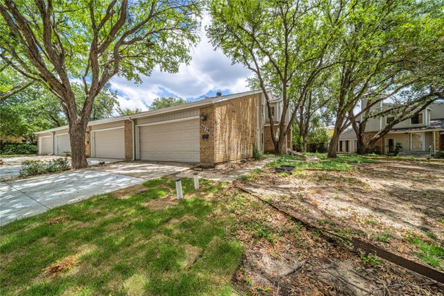 2719 Creek Wood Court, Carrollton, TX 75006